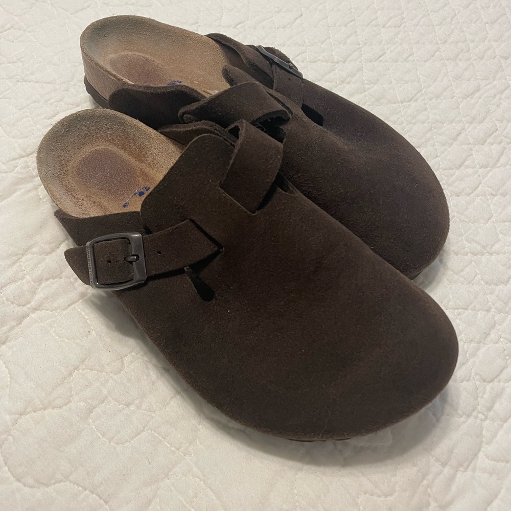 Birkenstock brown suede bostons